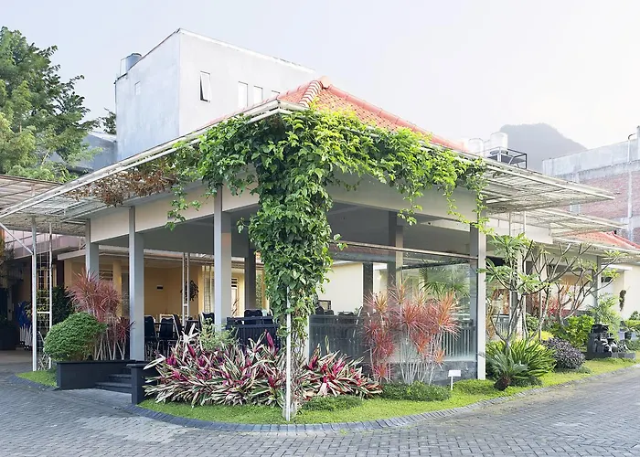 Riverstone Hotel & Cottage