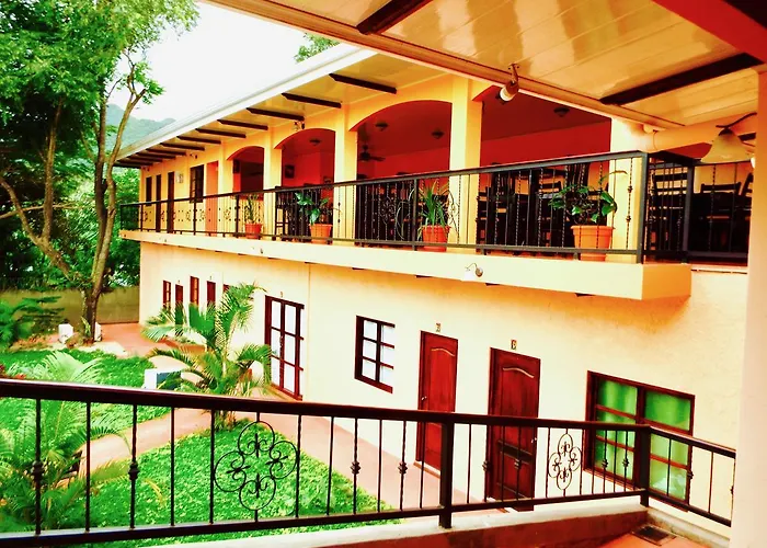 Rual'S Hotel