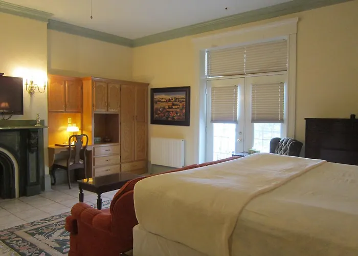 Chipman Hill Suites - Senator Dever House