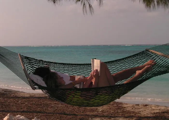 Hollywood Beach Suites Turks And Caicos