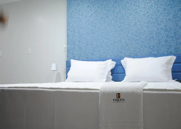 Etiqueta Hotel