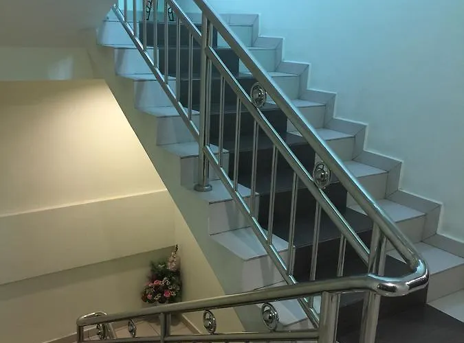 Premierz Hotel