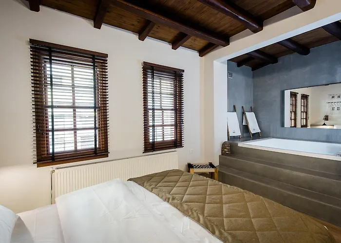 Olganos Vl Luxury Rooms & Suites