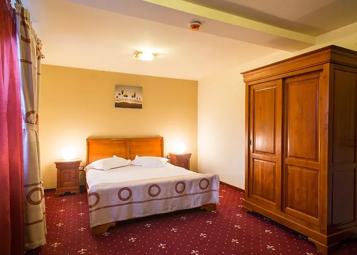 Red Hotel