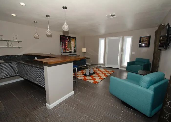 Thunderbird Boutique Hotel (Adults Only)