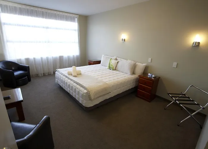 Stumpers Hotel