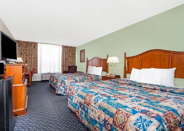 Days Inn & Suites By Wyndham Se Columbia Ft Jackson
