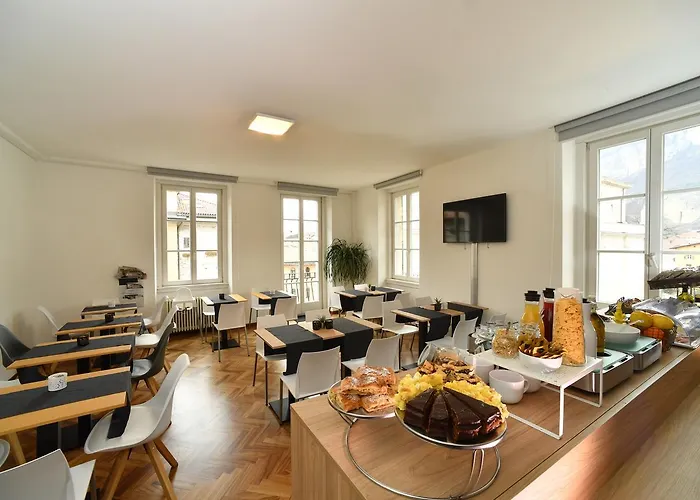 Lainez Rooms & Suites