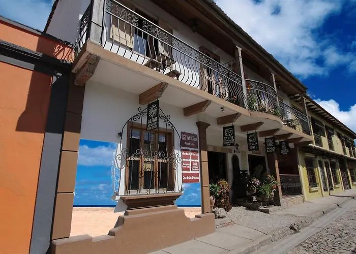 Hotel Plaza Yat Balam