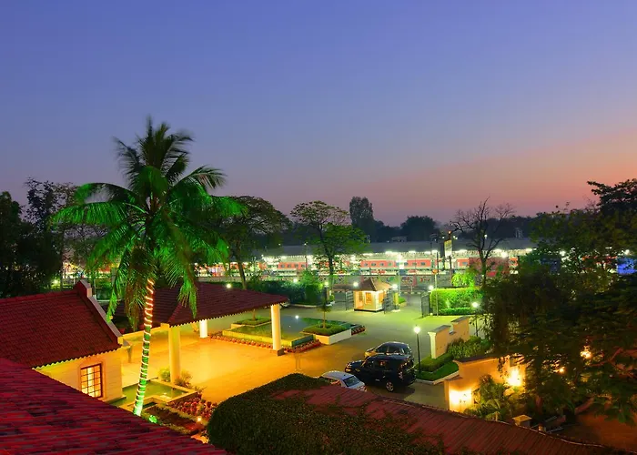 Chanakya Bnr Hotel