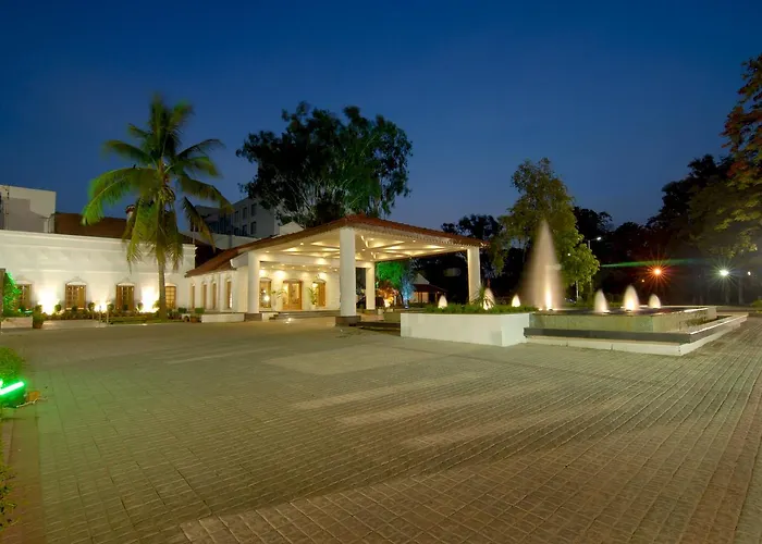 Chanakya Bnr Hotel