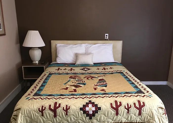 Sun -N- Sand Motel