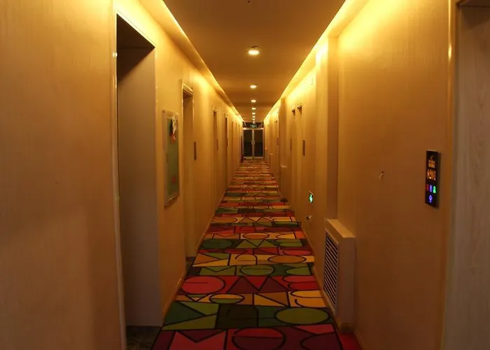 Shell Zhangye Ganzhou Area East Street Drum Tower Hotel