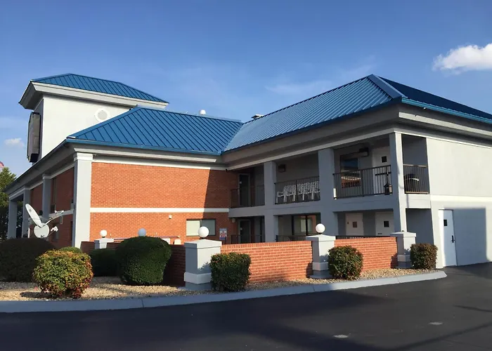 Super 8 By Wyndham Dandridge