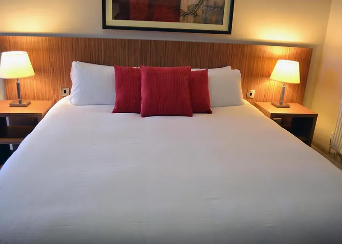 Carrick Plaza Suites And Apartments