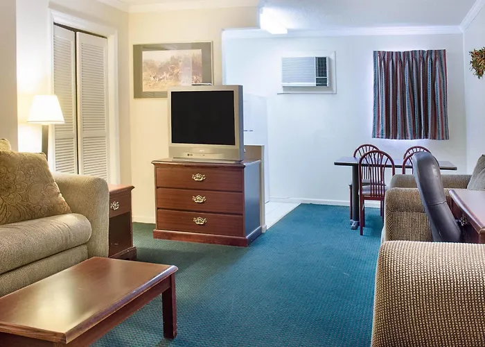 Rodeway Inn & Suites Williamsburg