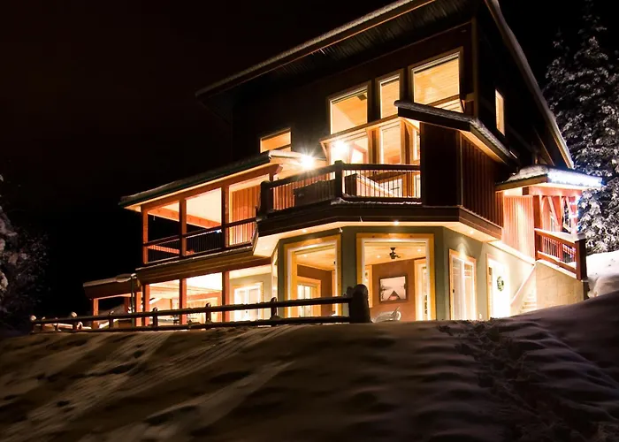 Cedar House Restaurant & Chalets