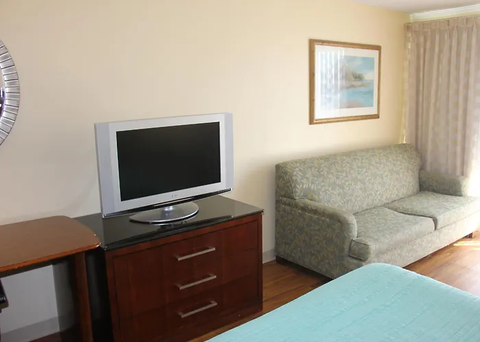 Seaside Inn & Suites