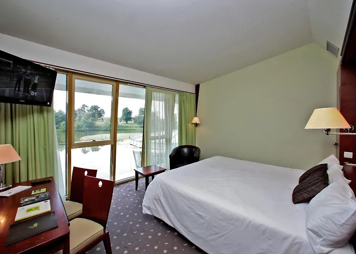 Logis Des Lacs D'Halco