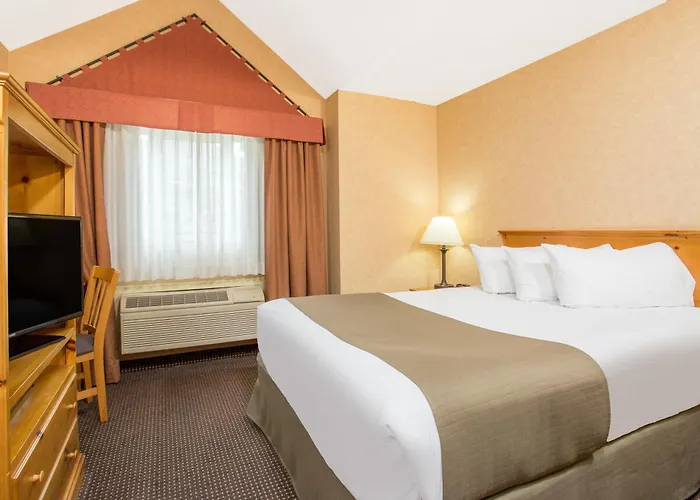 Canmore Inn & Suites