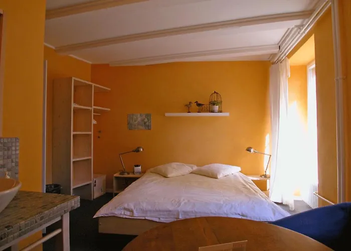 Le Cafe-Hotel De L'Aubier