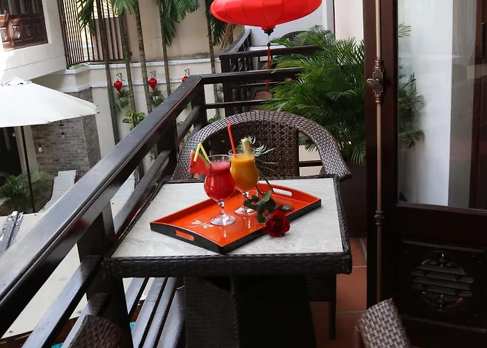 Long Life Riverside Hotel