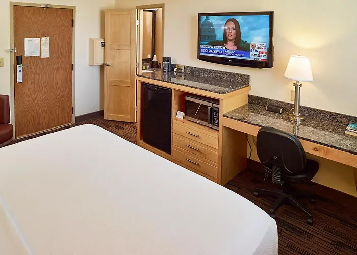 Livinn Hotel St Paul East / Maplewood