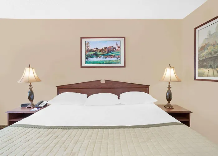 Baymont By Wyndham Roanoke Rapids