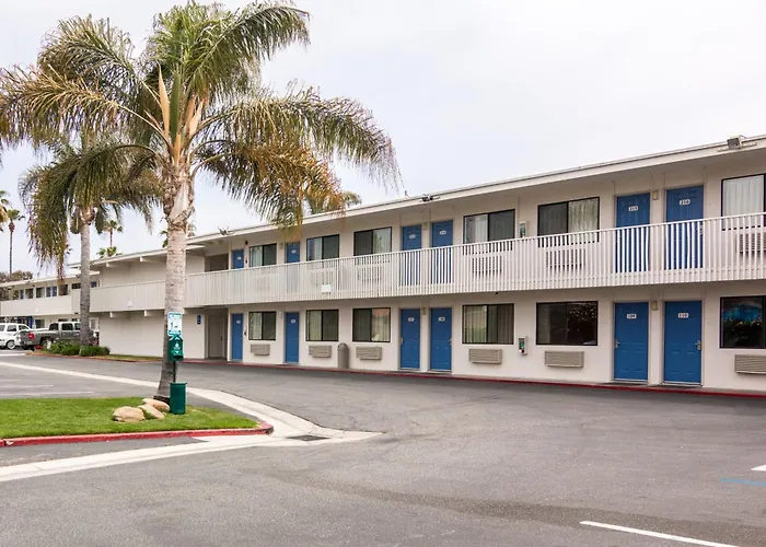 Motel 6-Ventura, CA - Beach