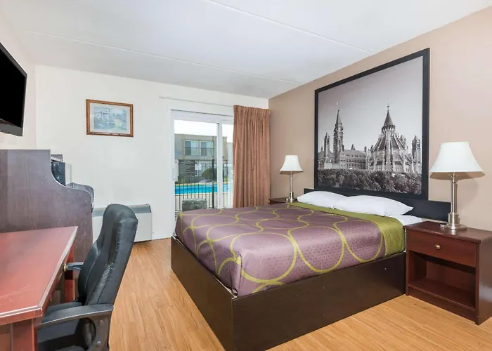 Super 8 By Wyndham Cambridge/Kitchener/Waterloo Area