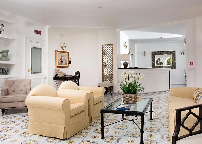 Hotel Canasta