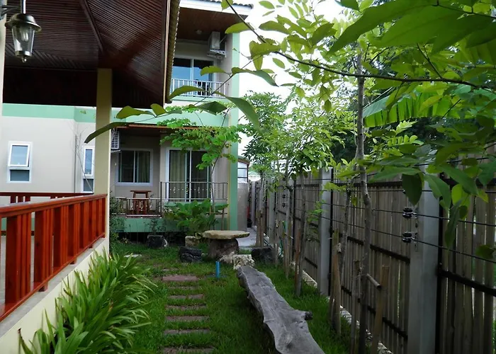 Ruen Narisra Resort