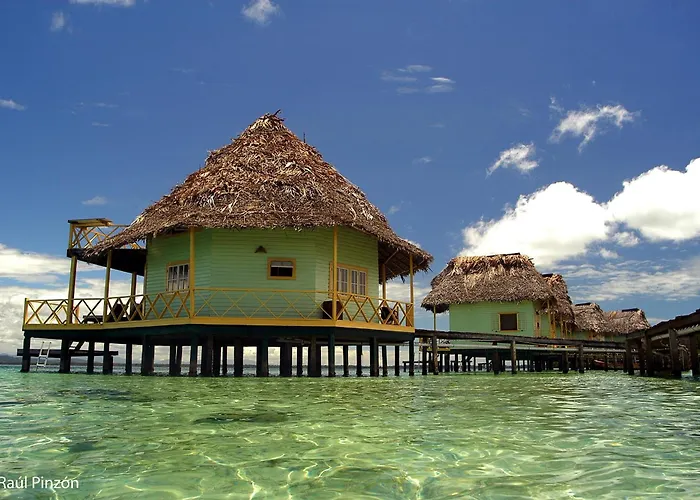 Punta Caracol Acqua Lodge