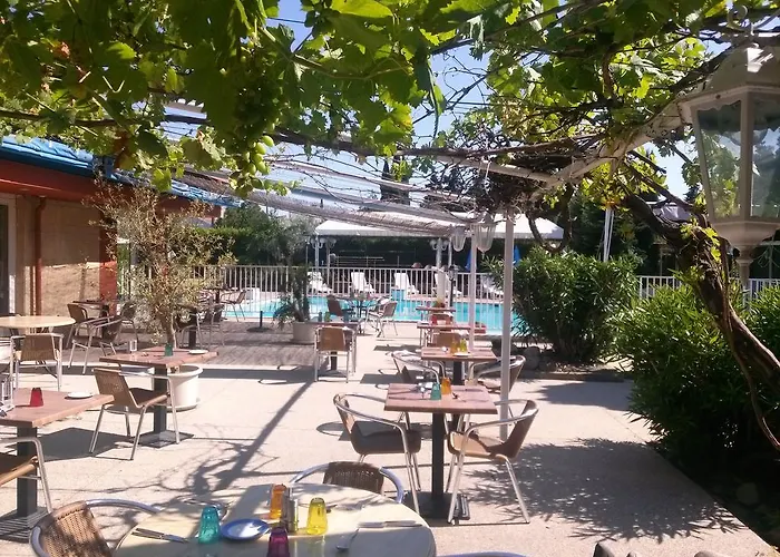 The Originals Access, Hostellerie Des Pins, Montelimar