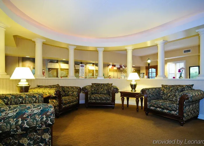 Days Inn & Suites By Wyndham Lafayette In