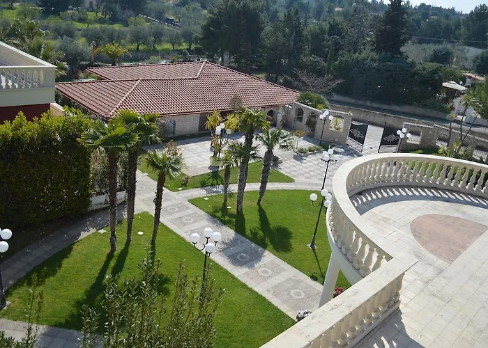 Unico Serrone Palace