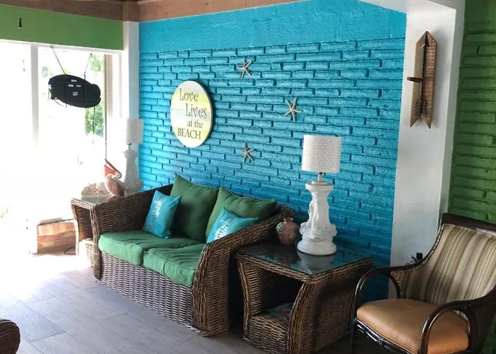 Courtyard Villa Hotel