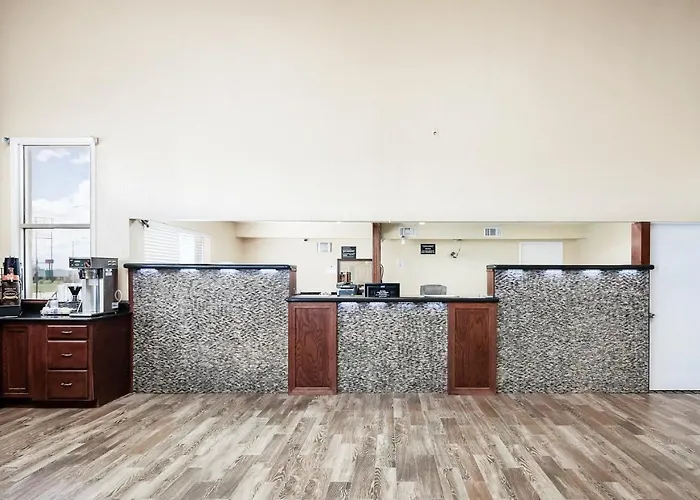 Super 8 By Wyndham Elk City
