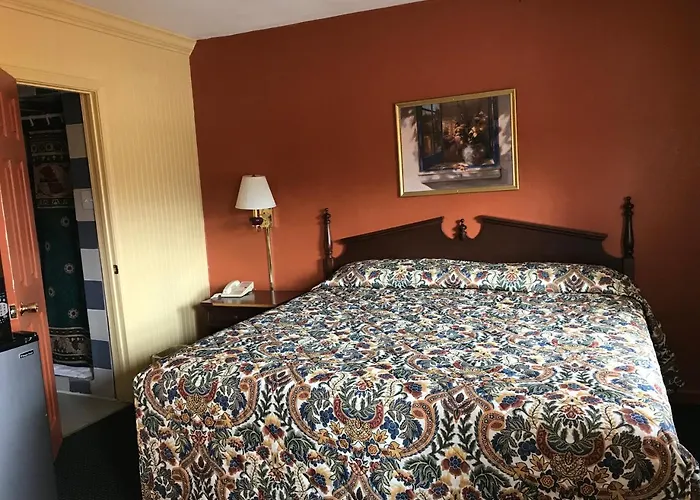 Greenlawn Motel