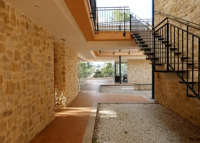 Hotel de Montaña La Rocha