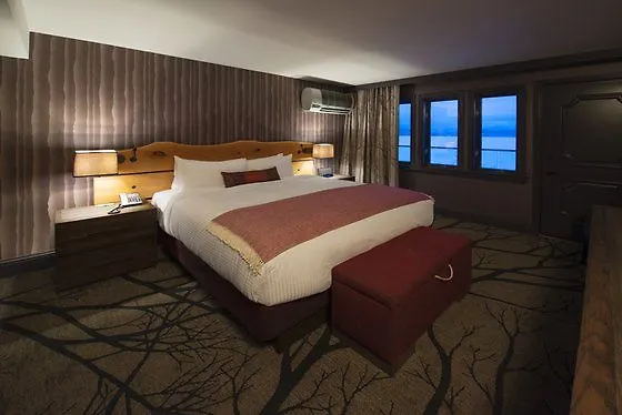 Shore Lodge