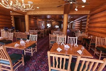 Headwaters Lodge And Cabins