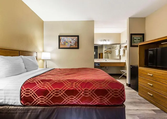 Econo Lodge Inn & Suites Branson Shepherd Of The Hills Expy