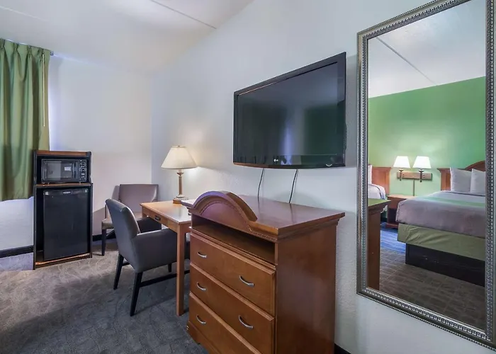 Badlands Inn & Suites