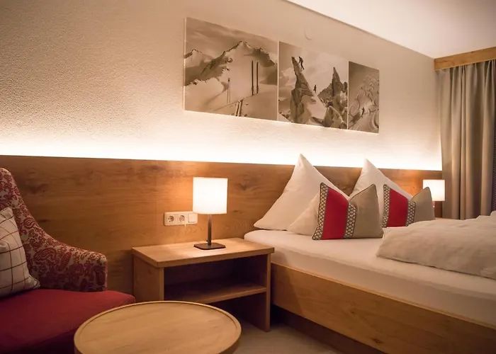 "Quality Hosts Arlberg Hotel Garni Moessmer"