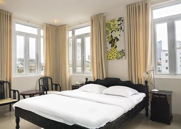 Hue Nino Hotel
