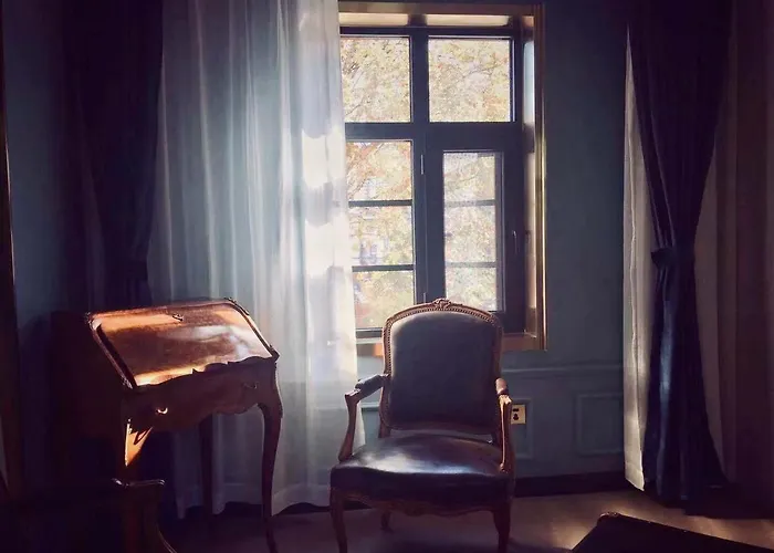 Moon And Chalice Boutique Hotel