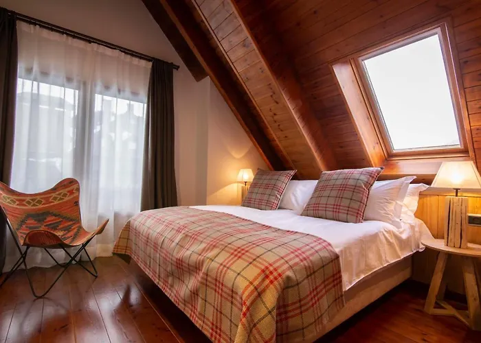 Eira Ski Lodge