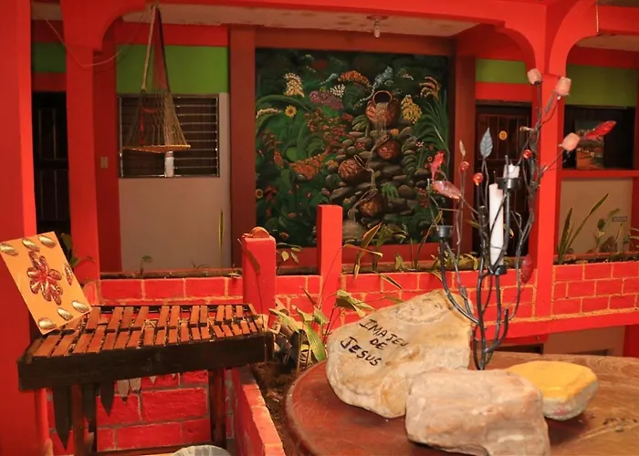 Hotel & Hostal Yaxkin Copan