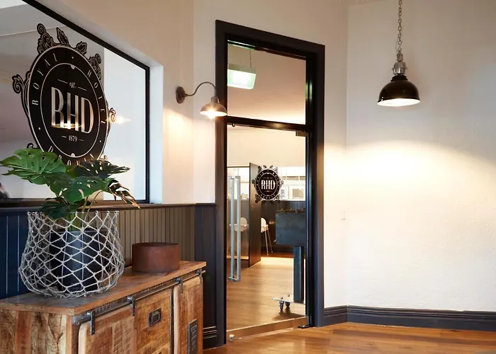 The Royal Hotel, Drouin
